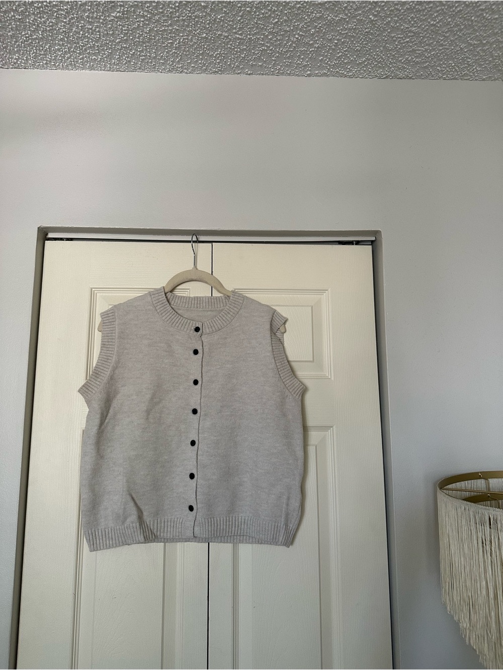 Commense Light Gray Sleeveless Button-Up Knit Vest